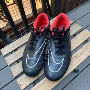Nike soccer shoes cleats youth 8